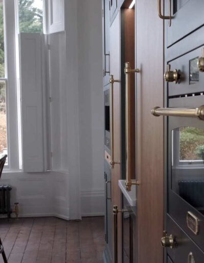 Elegant kitchen cabinet design with built-in ovens
