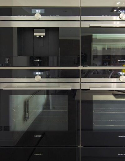 Siemens built-in Ovens arrangement kitchen idea